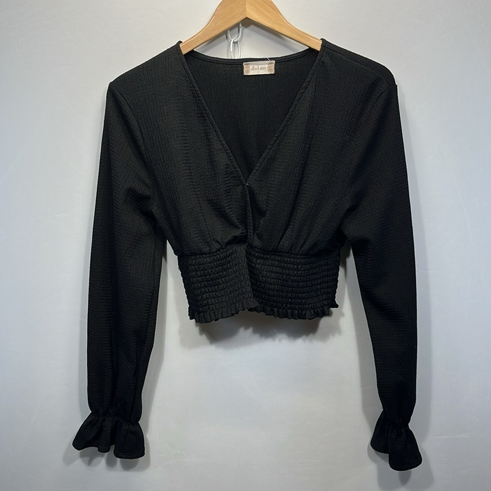 Altar'd State Women’s Smocked Gauze Top L Long sleeve V Neck Black Cropped Poet